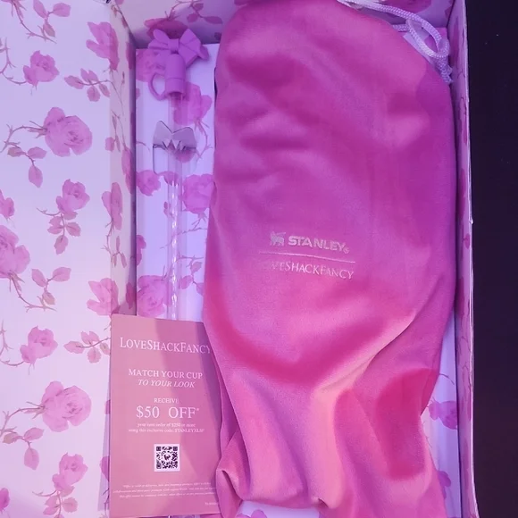Stanley LoveShackFancy Pink Rose 40oz Tumbler - Picture 6 of 7